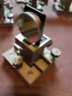 05 Spiegelhalterung